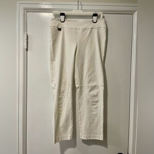 White ankle length capris